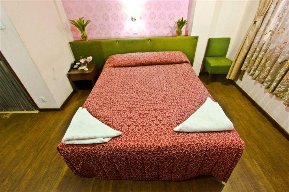 Backyard Hotel Kathmandu Ngoại thất bức ảnh