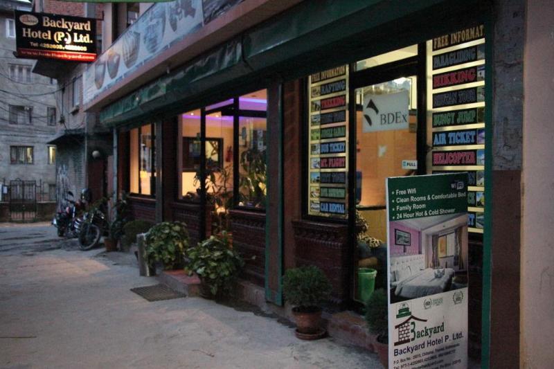 Backyard Hotel Kathmandu Ngoại thất bức ảnh
