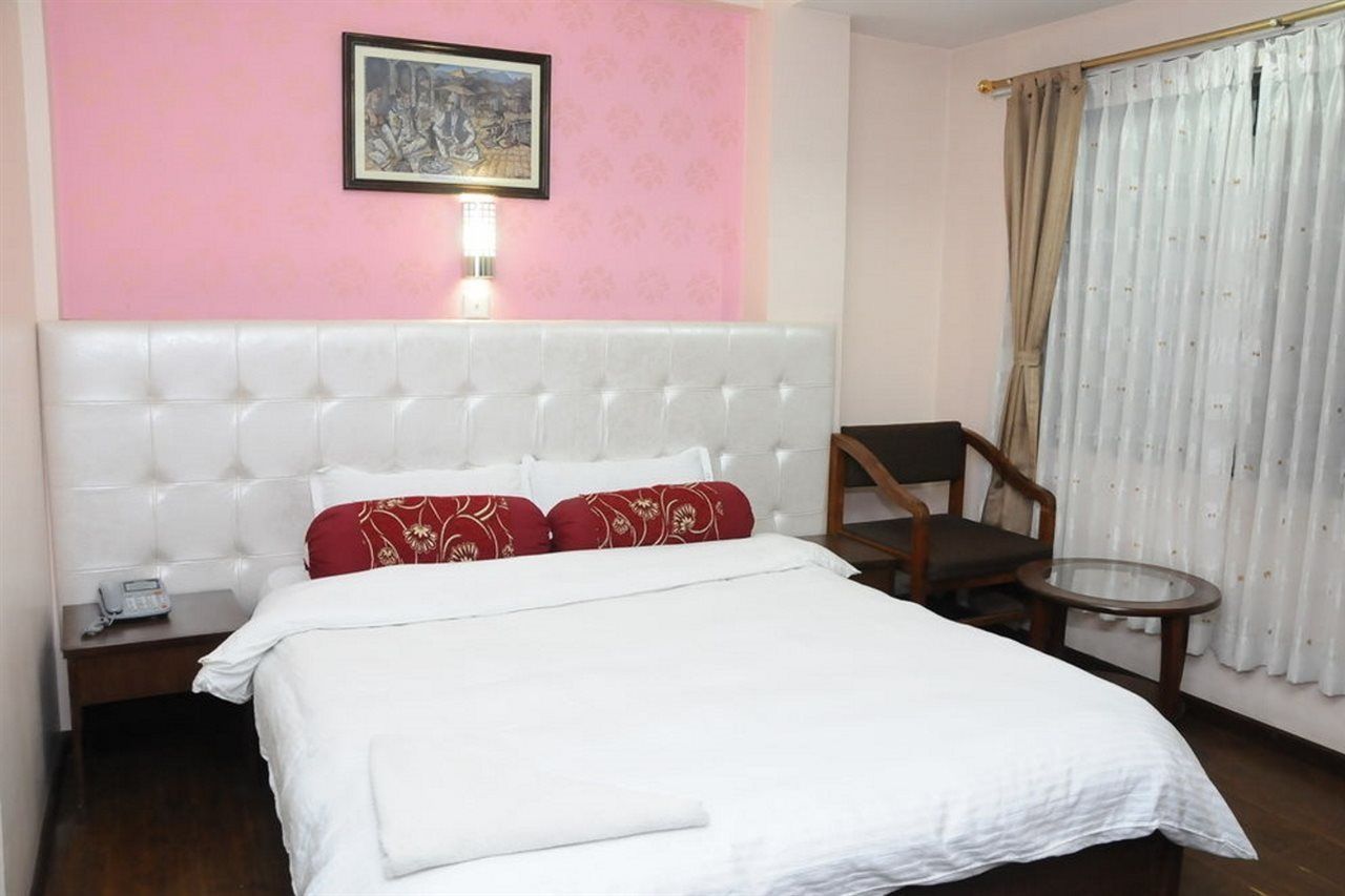 Backyard Hotel Kathmandu Ngoại thất bức ảnh