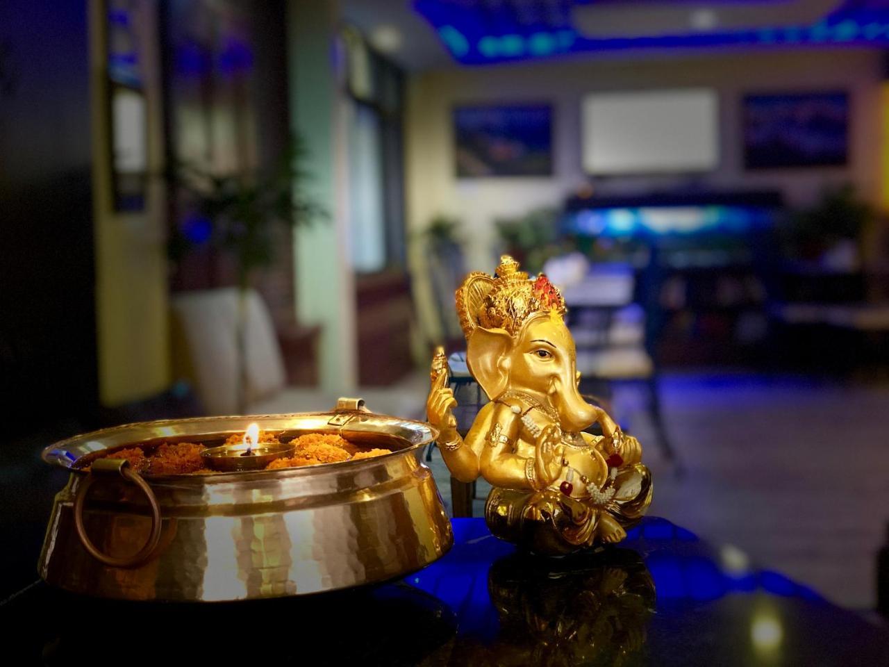 Backyard Hotel Kathmandu Ngoại thất bức ảnh