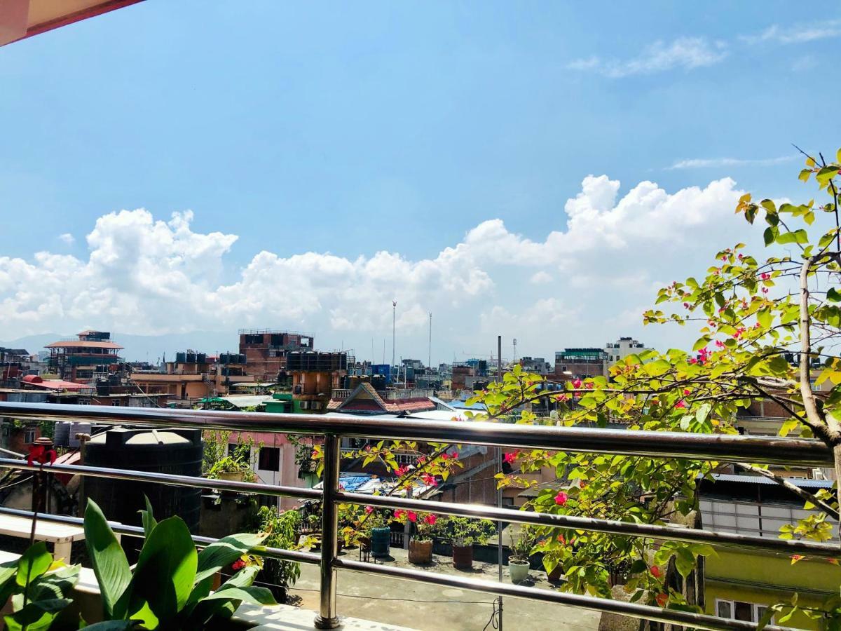 Backyard Hotel Kathmandu Ngoại thất bức ảnh